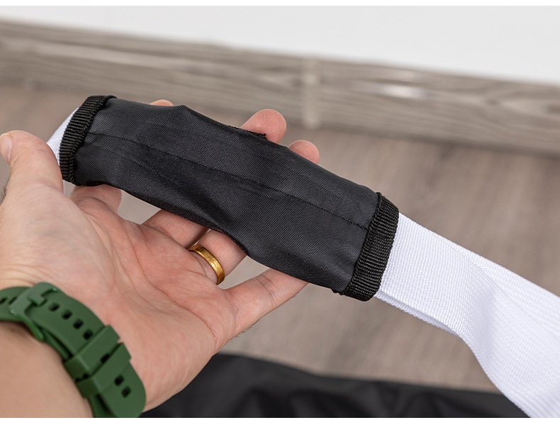 Close-up view of padded shoulder strap handle wrap on Nice Bags ski bag