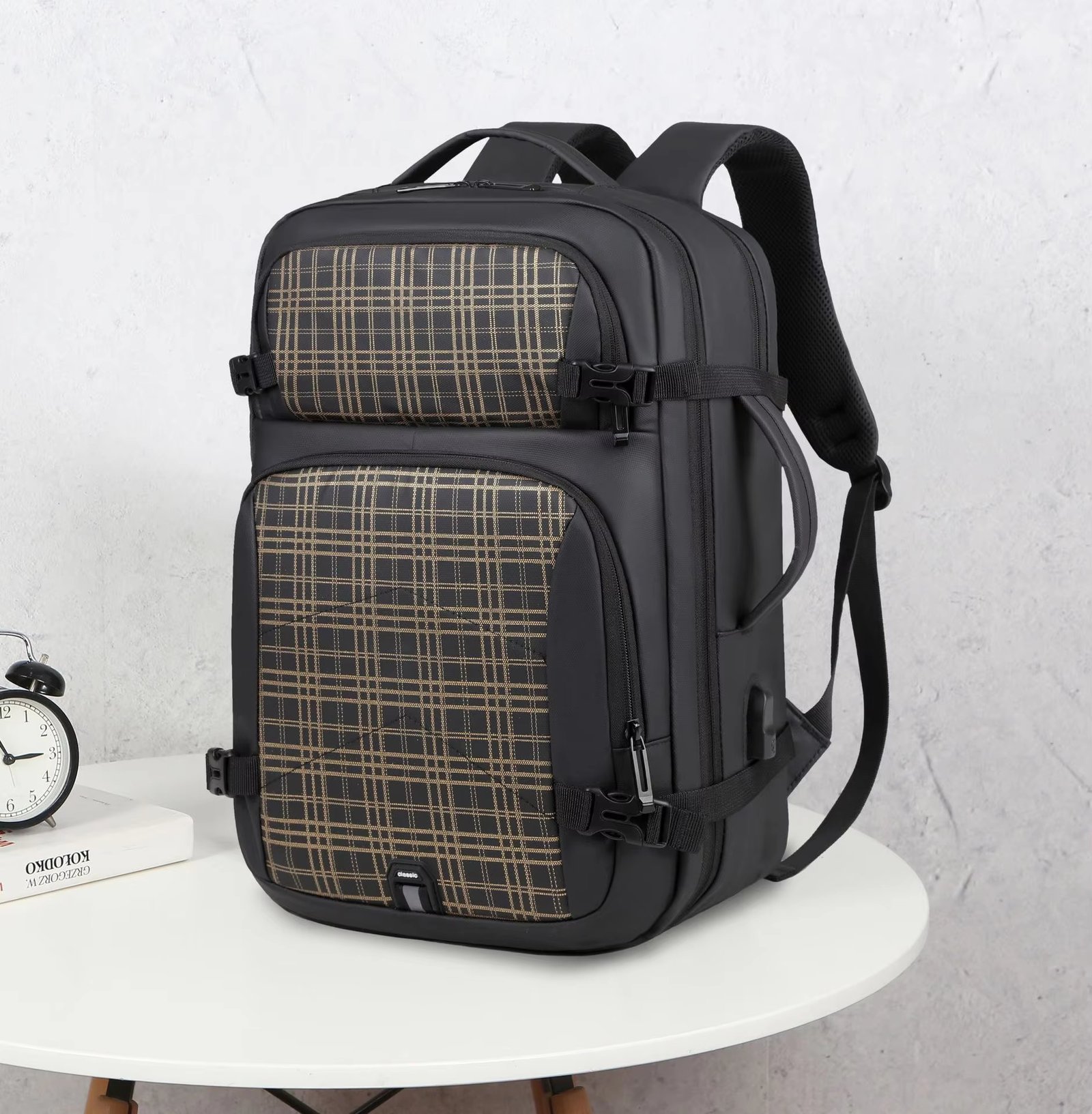 Water-Resistant Large Capacity USB Modern Outdoor Oxford Laptop Backpack product detail