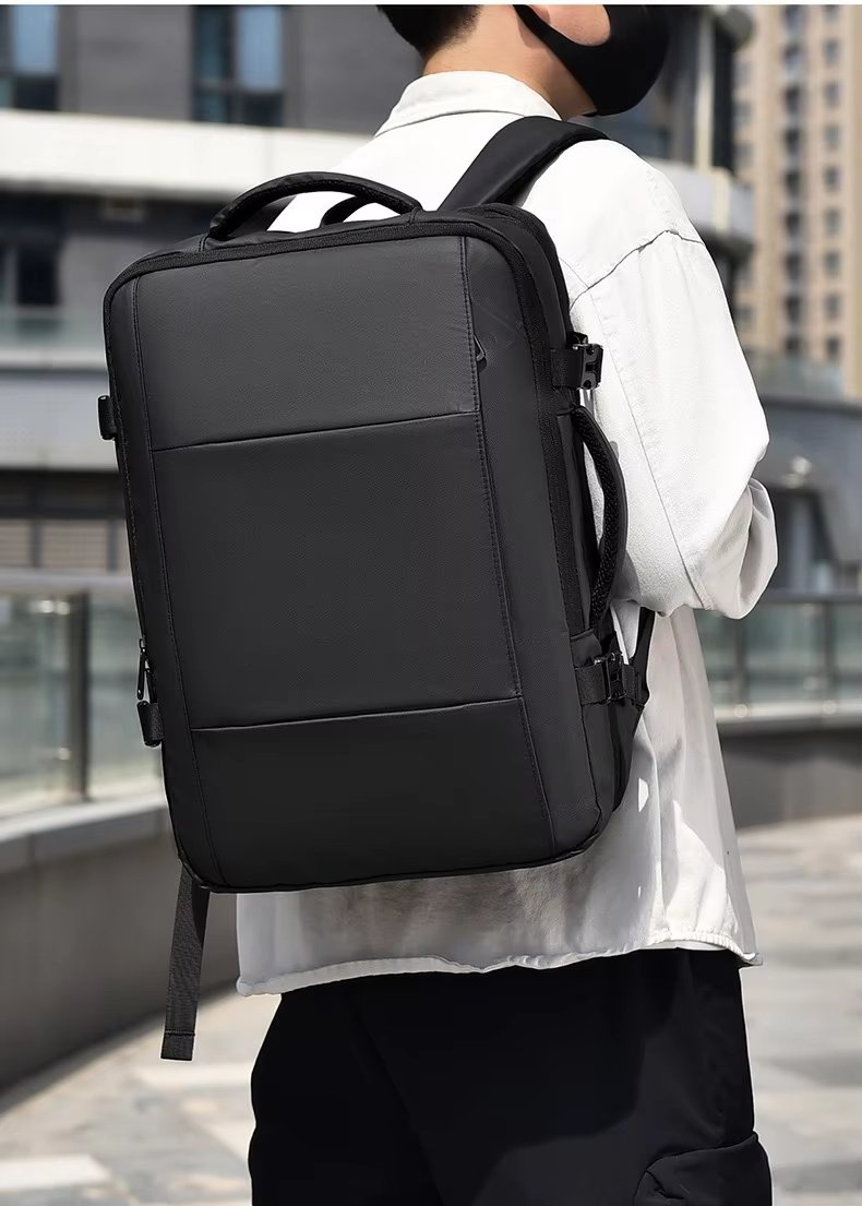 Water-Resistant Large Capacity Expandable Business Travel Oxford Laptop Backpack product detail