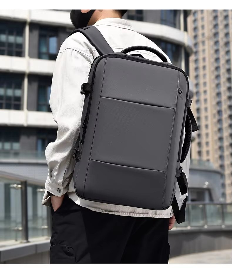 Water-Resistant Large Capacity Expandable Business Travel Oxford Laptop Backpack product detail