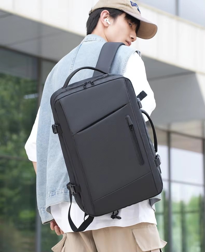 Water-Resistant Large Capacity Expandable USB Business Oxford Laptop Backpack product detail