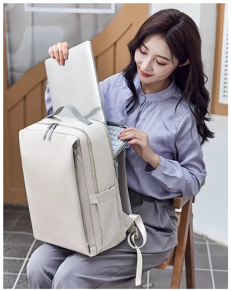 Water-Resistant Large Capacity Business Travel School Oxford Hard-Shell Backpack product detail