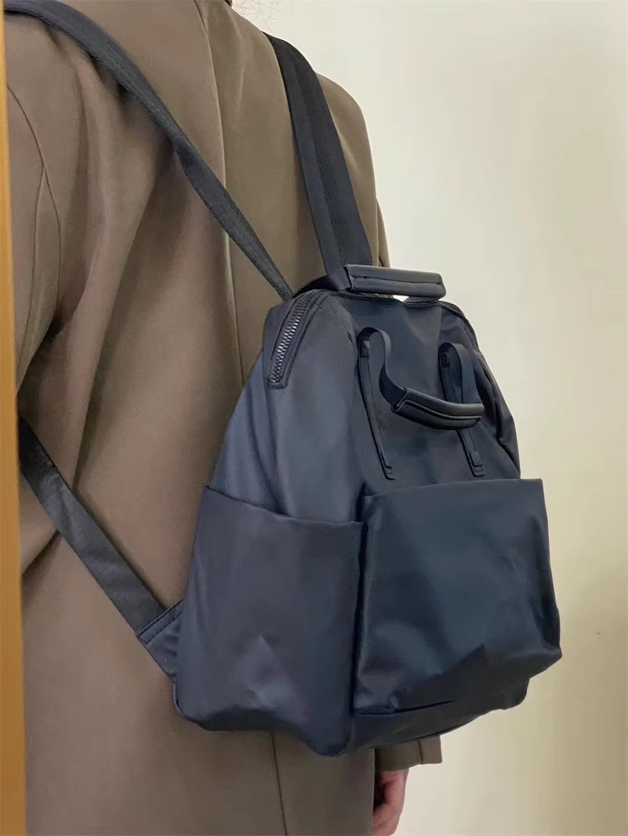 Water-Resistant Lightweight Modern Travel School Nylon Casual Backpack product detail