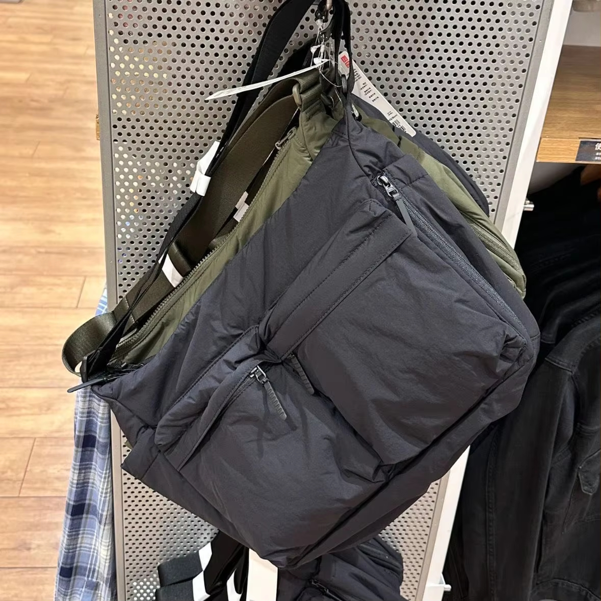 Unisex Fashion Casual Multi-pocket Messenger Bag Large Capacity Waterproof Nylon Crossbody Shoulder Handbags - product detail