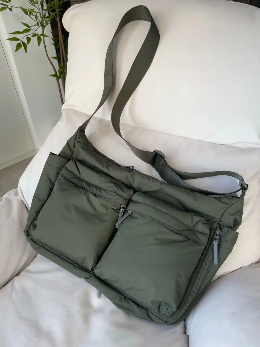 Unisex Fashion Casual Multi-pocket Messenger Bag Large Capacity Waterproof Nylon Crossbody Shoulder Handbags - product detail