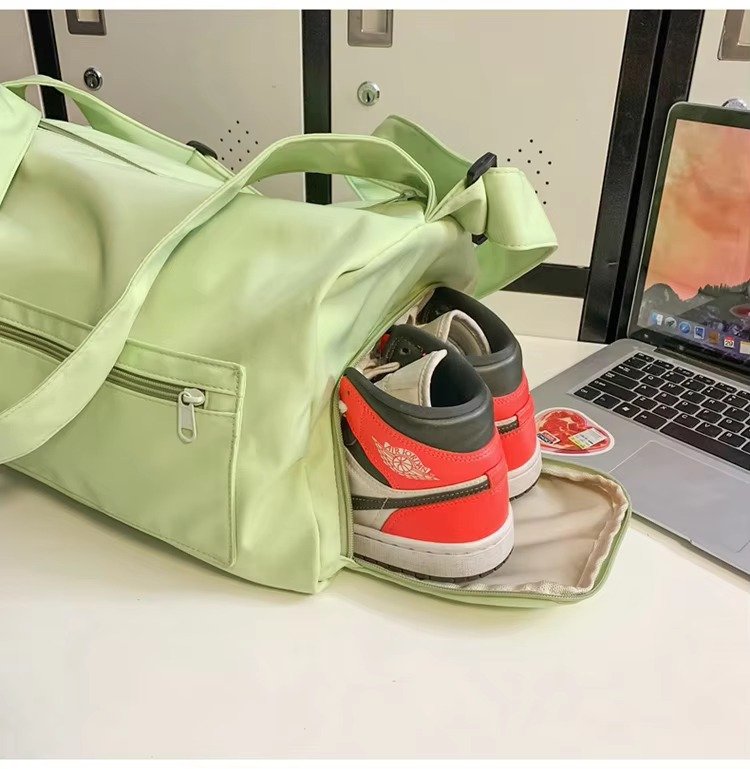 Custom Nylon Crossbody Duffel Bag with Shoe Compartment – Lightweight Sport & Travel Bag product detail