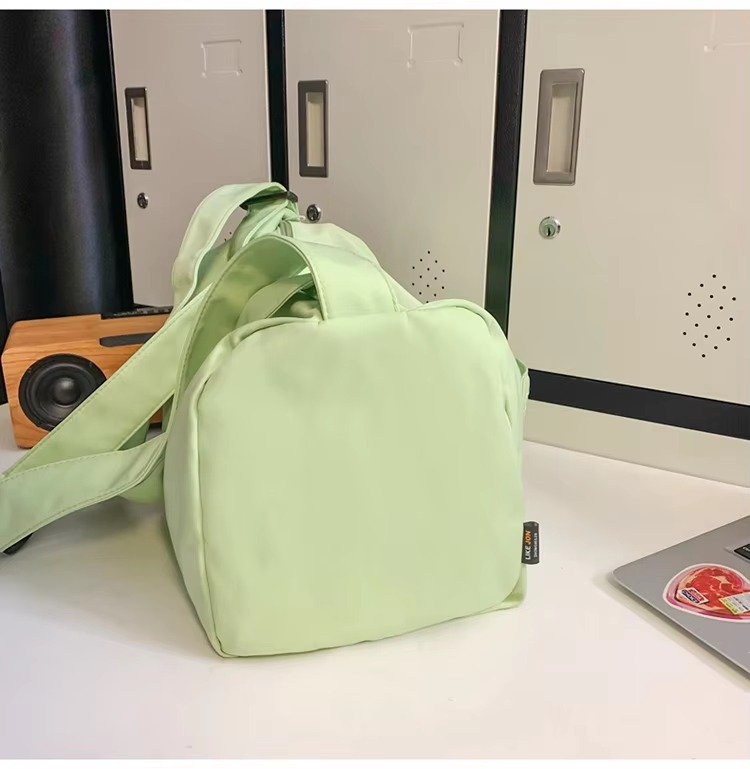 Custom Nylon Crossbody Duffel Bag with Shoe Compartment – Lightweight Sport & Travel Bag product detail