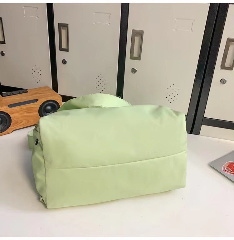Custom Nylon Crossbody Duffel Bag with Shoe Compartment – Lightweight Sport & Travel Bag product detail