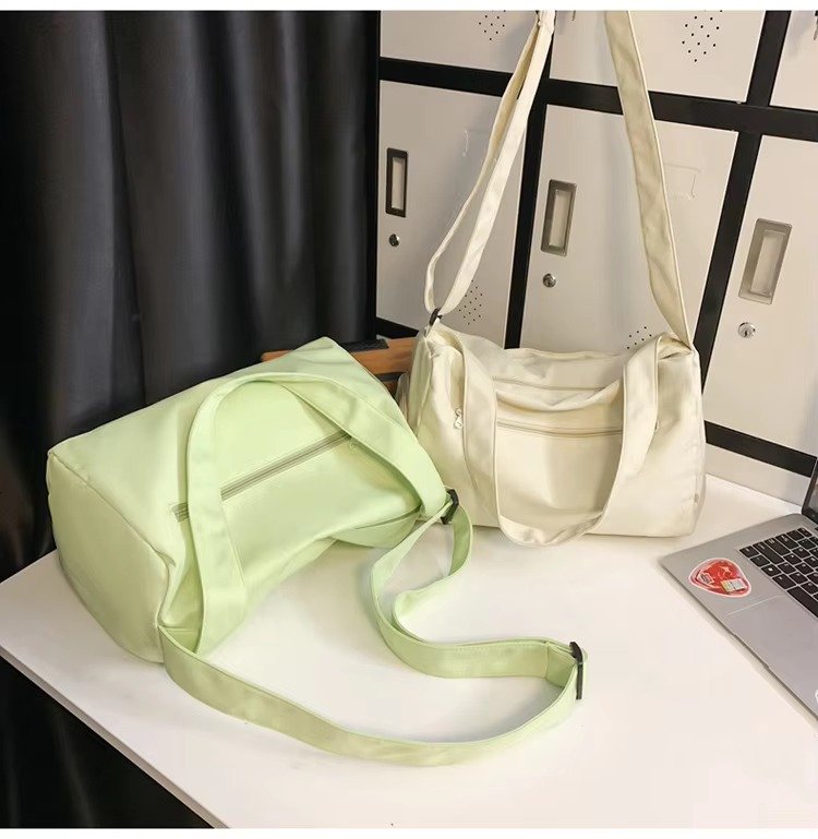 Custom Nylon Crossbody Duffel Bag with Shoe Compartment – Lightweight Sport & Travel Bag product detail