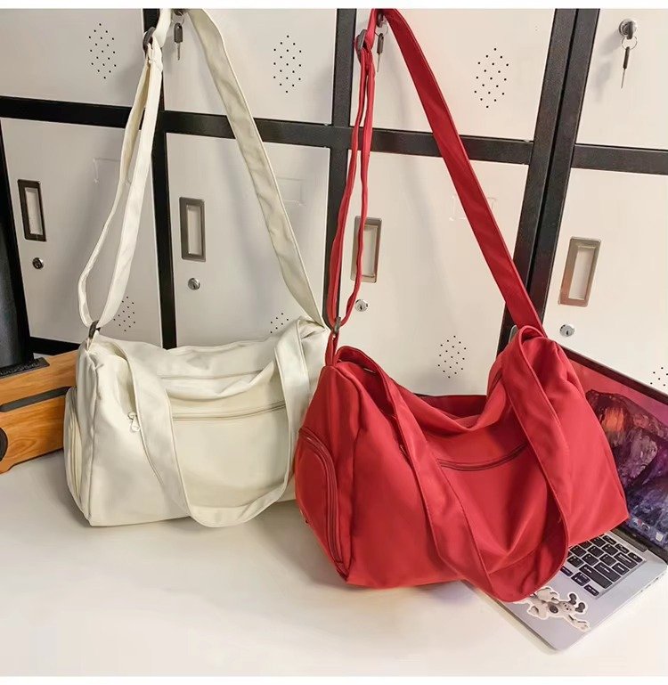 Custom Nylon Crossbody Duffel Bag with Shoe Compartment – Lightweight Sport & Travel Bag product detail