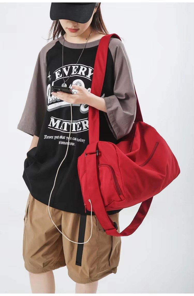 Custom Nylon Crossbody Duffel Bag with Shoe Compartment – Lightweight Sport & Travel Bag product detail