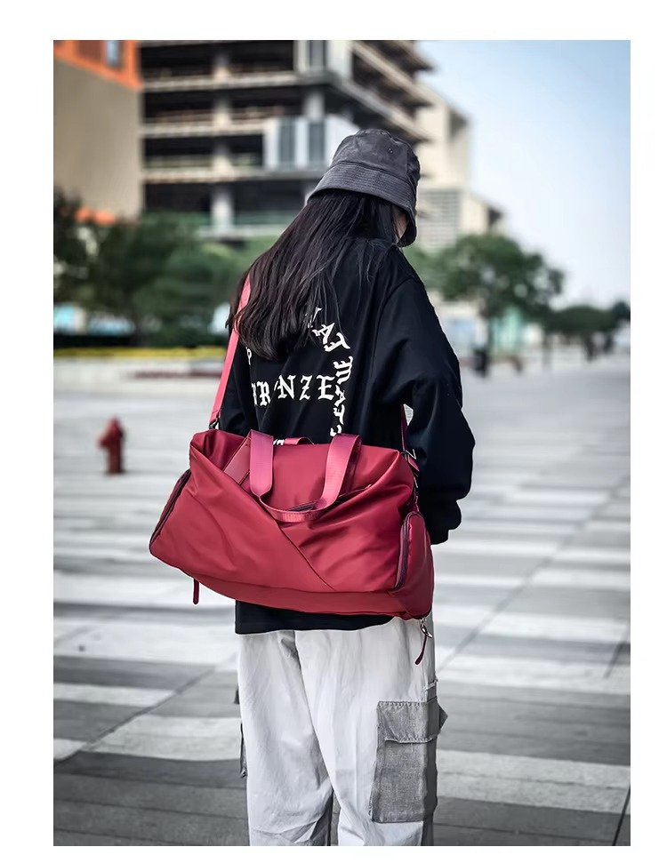 Custom Nylon Foldable Duffel Bag 20-30L – Waterproof Gym & Travel Bag with Dry Wet Separation product detail
