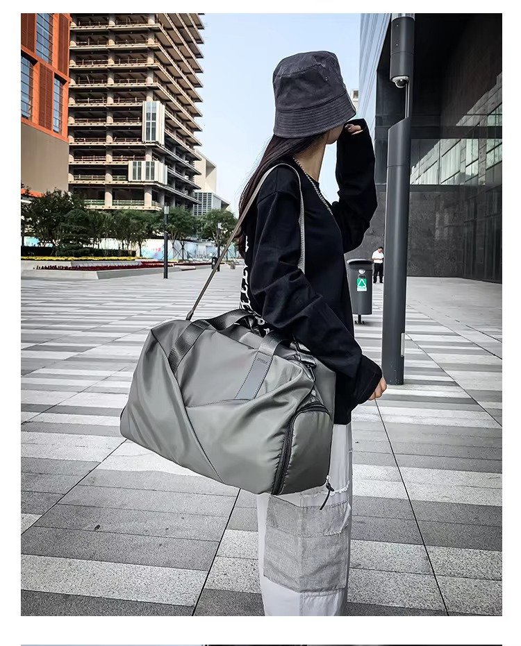 Custom Nylon Foldable Duffel Bag 20-30L – Waterproof Gym & Travel Bag with Dry Wet Separation product detail