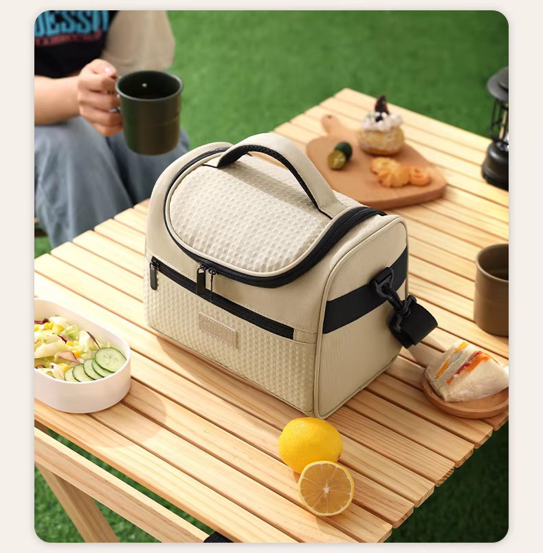 Splash-Proof Insulated Lunch Cooler Bag for Picnics product detail