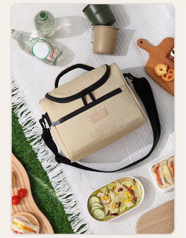 Splash-Proof Insulated Lunch Cooler Bag for Picnics product detail