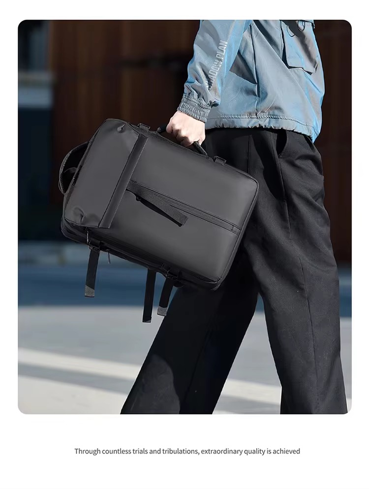 independent laptop compartment holding a 15.6 inch laptop