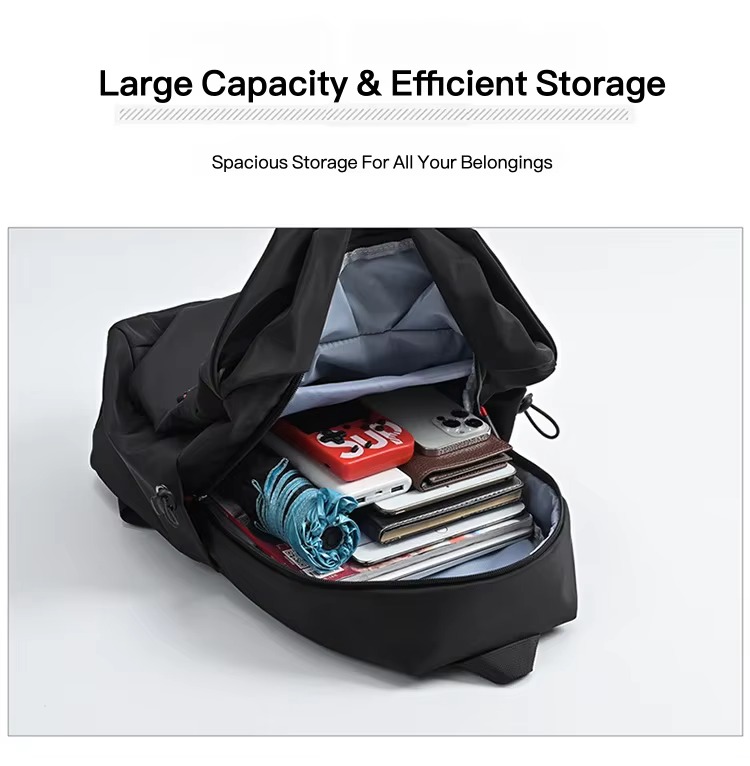large capacity main compartment packed