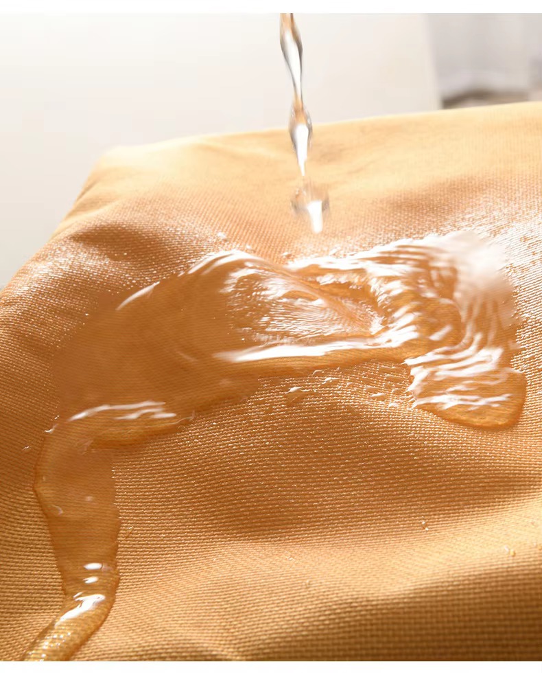 water flowing off waterproof Oxford fabric