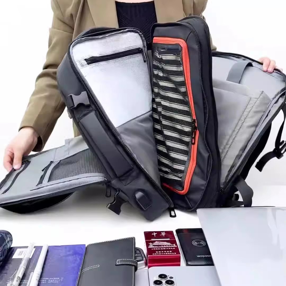 Water-Resistant Expandable USB Vintage Business Oxford Laptop Backpack product detail