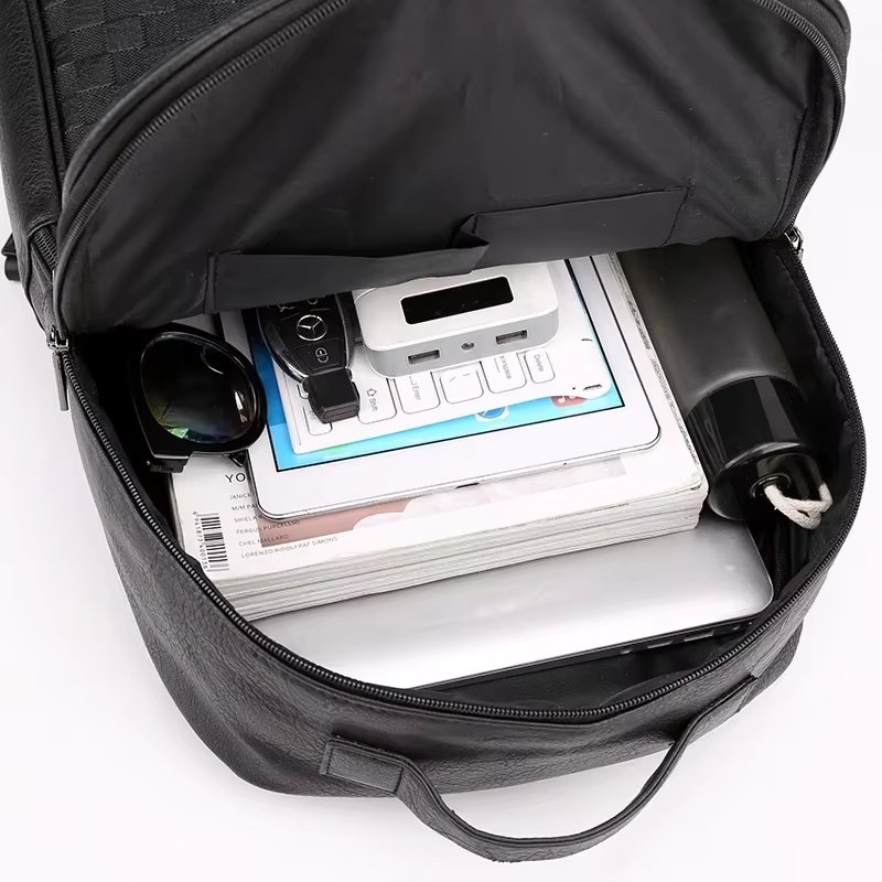Anti-Theft Water-Resistant Vintage Modern Business Leather Business Backpack product detail