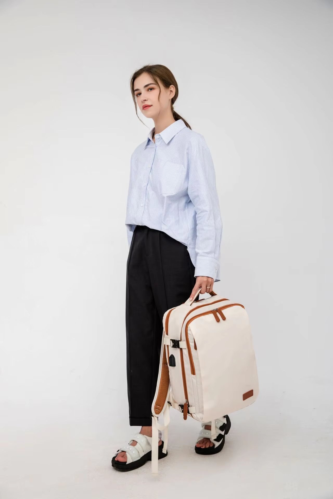 Water-Resistant Large Capacity Business Travel School Oxford Laptop Backpack product detail
