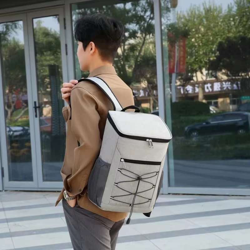 Custom Oxford Waterproof Lunch Bag Picnic Insulating Backpacks New Design Convenient Insulated Tactical Cooler Bag - product detail