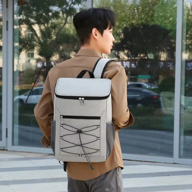 Custom Oxford Waterproof Lunch Bag Picnic Insulating Backpacks New Design Convenient Insulated Tactical Cooler Bag - product detail