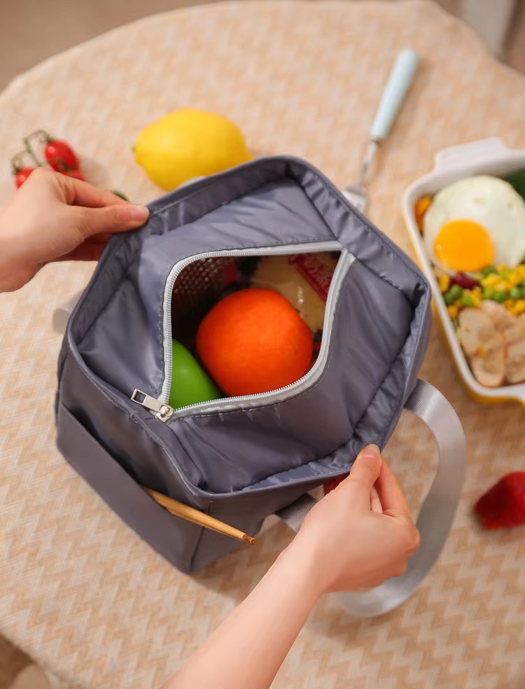 Insulated Lunch Tote with Foil Lining and Sturdy Handles product detail