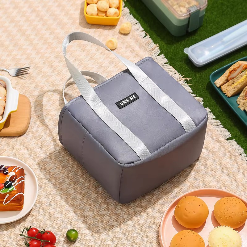 Insulated Lunch Tote with Foil Lining and Sturdy Handles product detail
