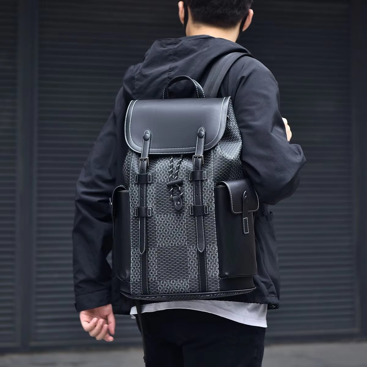 Water-Resistant Modern Outdoor Business Travel PU Leather Laptop Backpack product detail