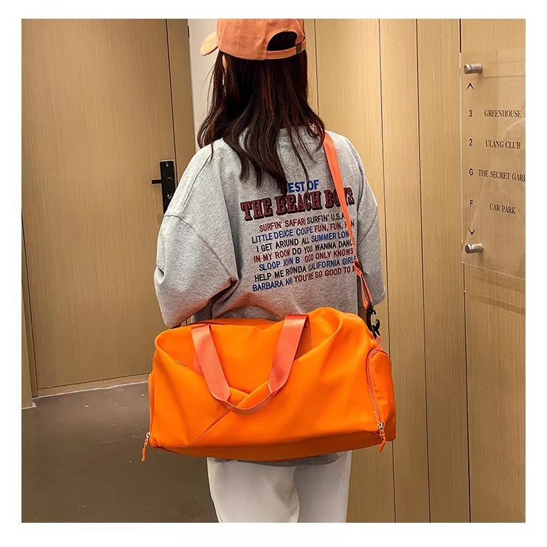 Design Waterproof Leisure Sport Fitness Bag Portable Large Capacity Shoe Compartment Dry Wet Separation Travel Bags detail image