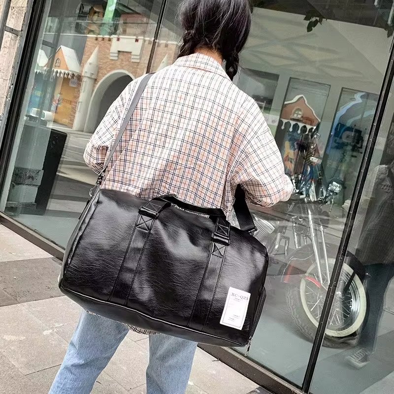 Waterproof Shoe Compartment PU Leather Sports Travel Lightweight Duffel Bag product detail