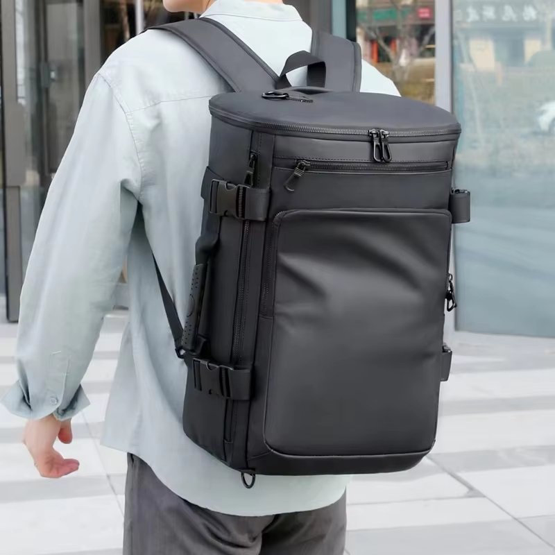 Anti-Theft Water-Resistant Large Capacity Vintage Business PU Leather Laptop Backpack product detail
