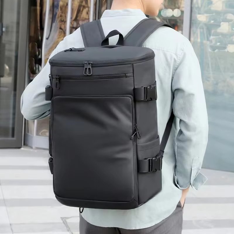 Anti-Theft Water-Resistant Large Capacity Vintage Business PU Leather Laptop Backpack product detail