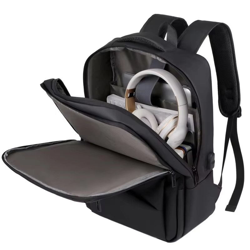 Water-Resistant Large Capacity USB Oxford Laptop Backpack product detail