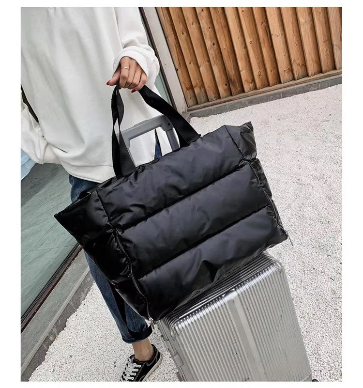 Large Capacity Nylon Puffer Gym Fitness Tote Bag Lightweight Travel Duffel Bag Waterproof Shoulder Handbag Yoga Swimming Bag detail image