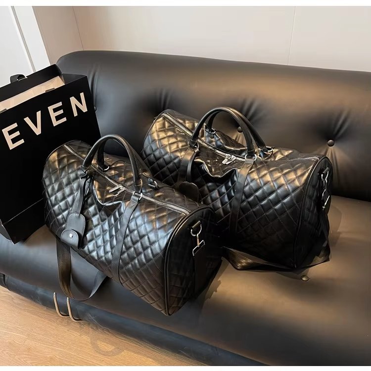 Waterproof PU Leather Weekend Travel Duffel Bag product detail