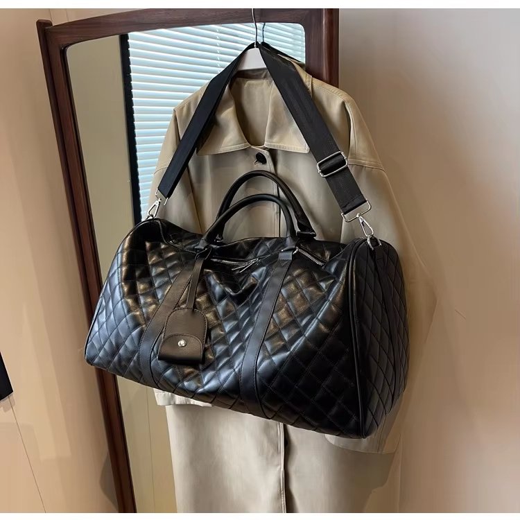 Waterproof PU Leather Weekend Travel Duffel Bag product detail