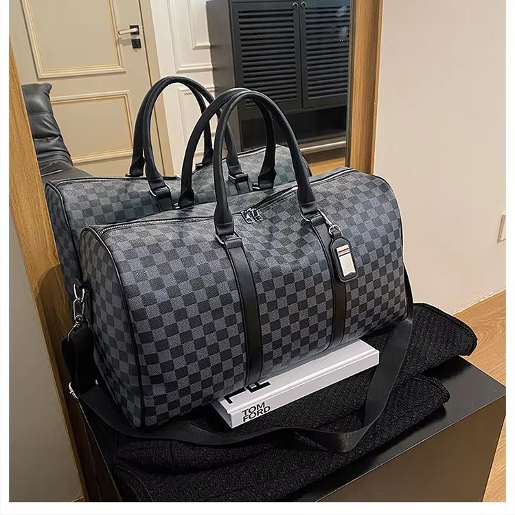 Waterproof PU Leather Business Travel Shoulder Duffel Bag product detail