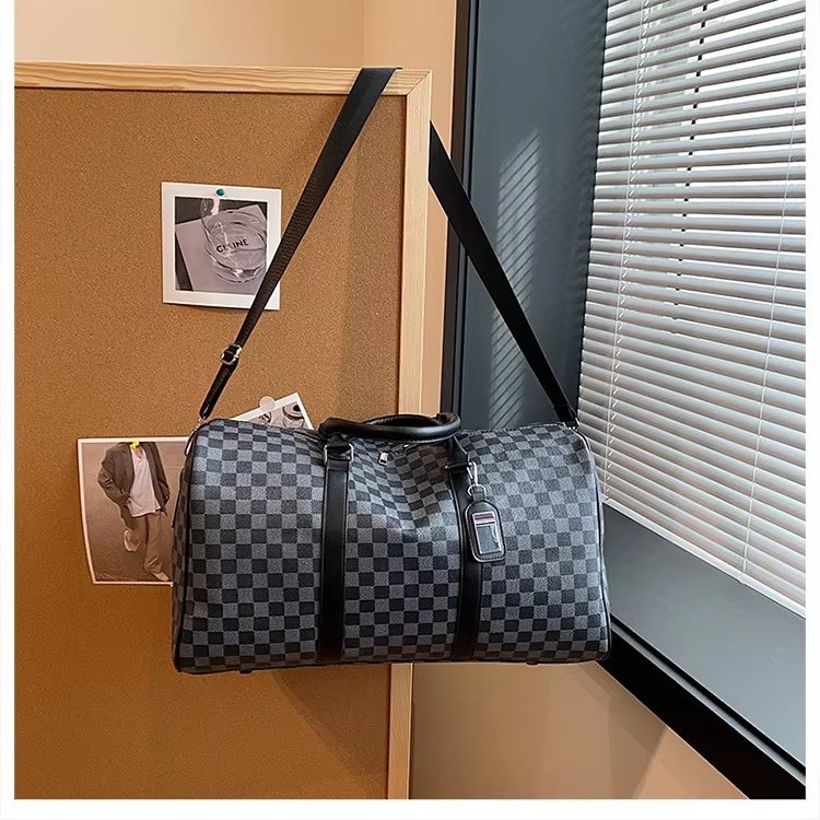 Waterproof PU Leather Business Travel Shoulder Duffel Bag product detail