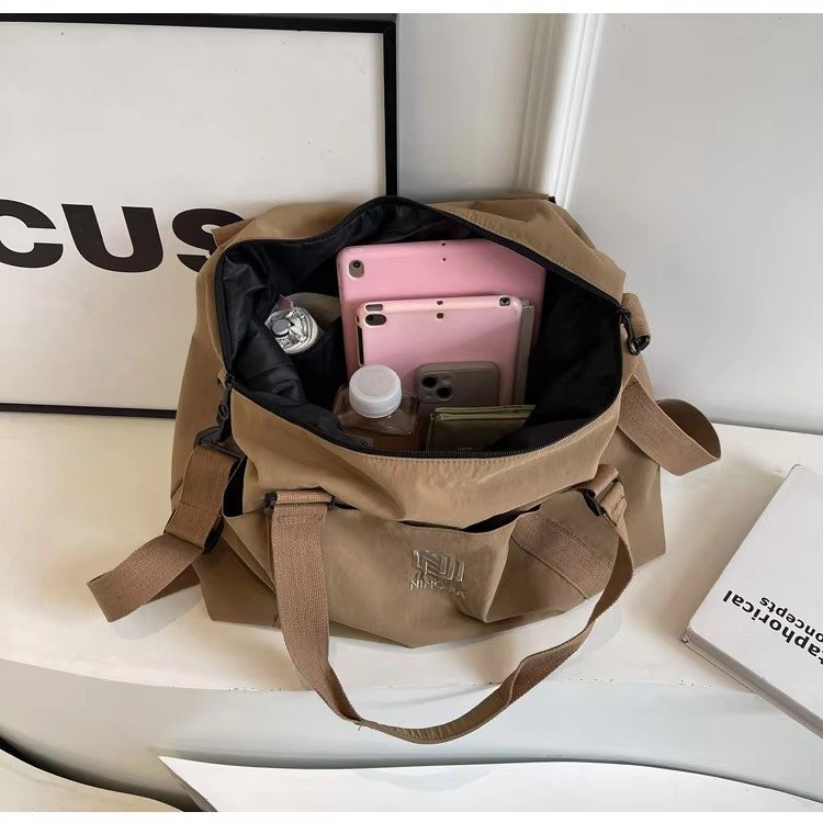 Embroidered Large Capacity Duffle Travel Duffel Tote Bag Handbag Lightweight Waterproof Sports Gym Fitness Luggage Bag detail image