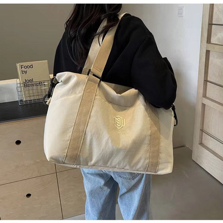 Embroidered Large Capacity Duffle Travel Duffel Tote Bag Handbag Lightweight Waterproof Sports Gym Fitness Luggage Bag detail image