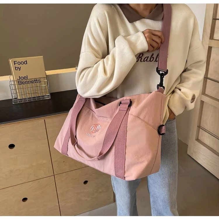 Embroidered Large Capacity Duffle Travel Duffel Tote Bag Handbag Lightweight Waterproof Sports Gym Fitness Luggage Bag detail image