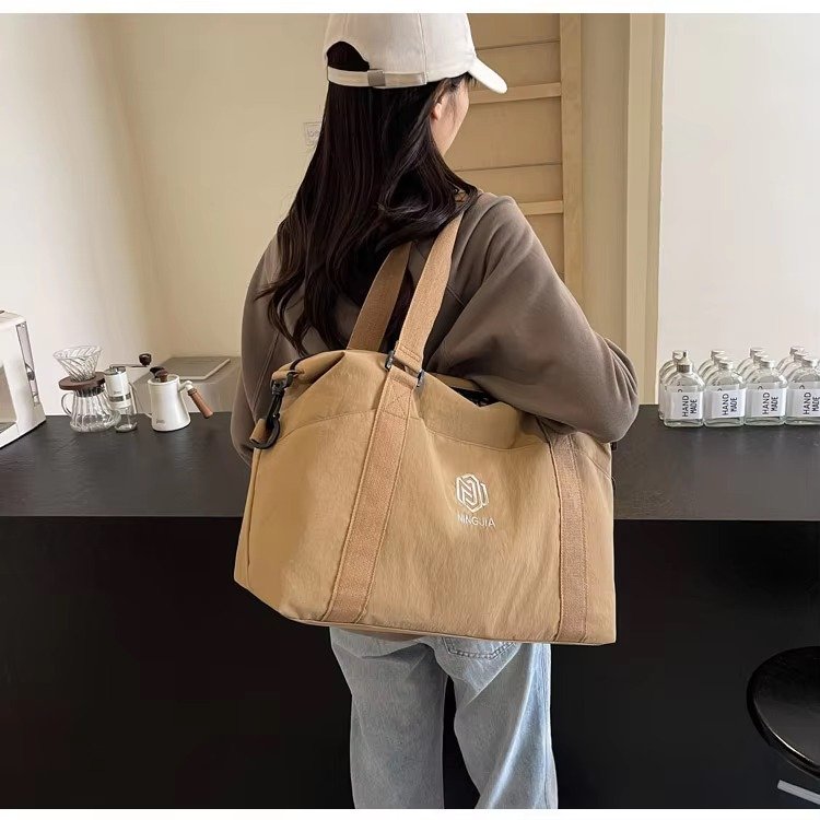 Embroidered Large Capacity Duffle Travel Duffel Tote Bag Handbag Lightweight Waterproof Sports Gym Fitness Luggage Bag detail image