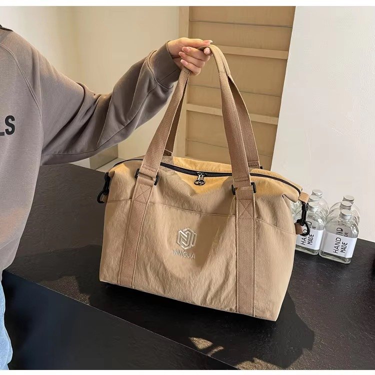 Embroidered Large Capacity Duffle Travel Duffel Tote Bag Handbag Lightweight Waterproof Sports Gym Fitness Luggage Bag detail image