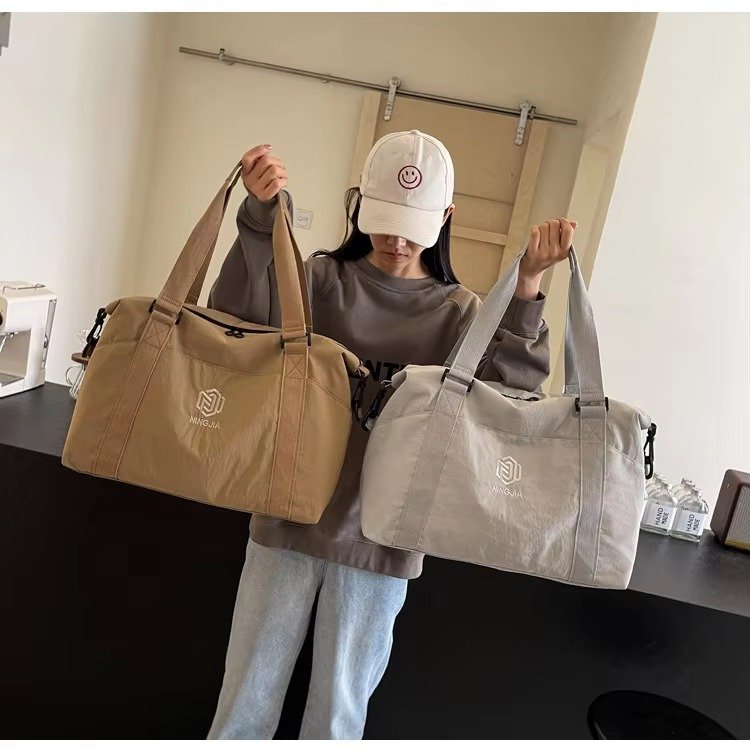 Embroidered Large Capacity Duffle Travel Duffel Tote Bag Handbag Lightweight Waterproof Sports Gym Fitness Luggage Bag detail image