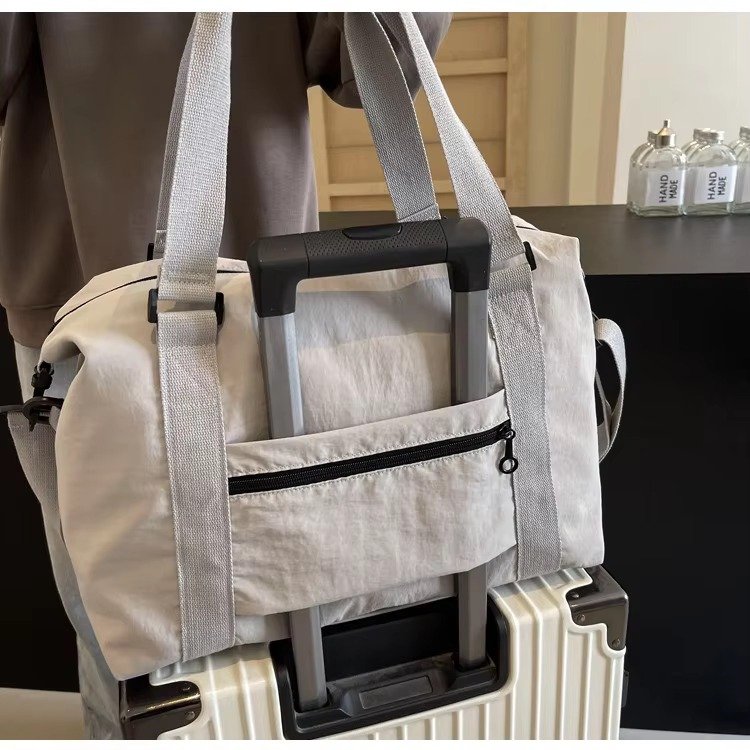 Embroidered Large Capacity Duffle Travel Duffel Tote Bag Handbag Lightweight Waterproof Sports Gym Fitness Luggage Bag detail image