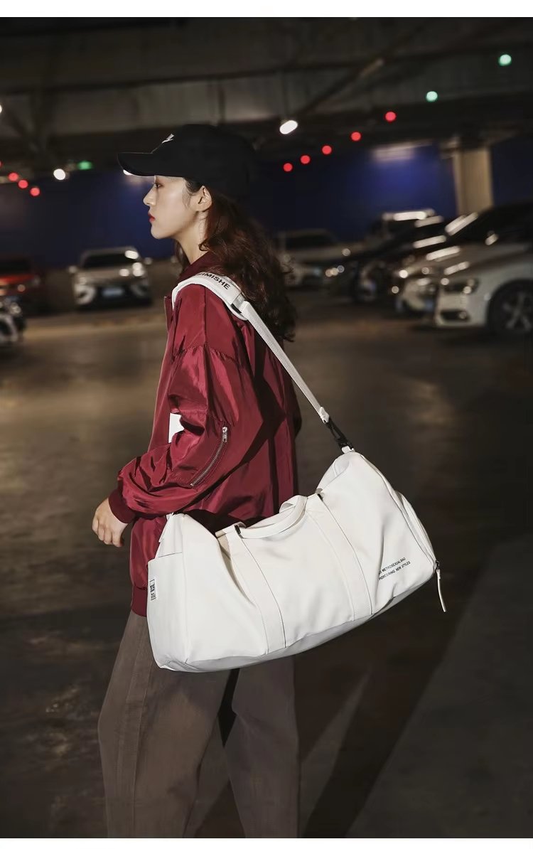 Waterproof Shoe Compartment PU Leather Sports Travel Heavy Duty Duffel Bag product detail