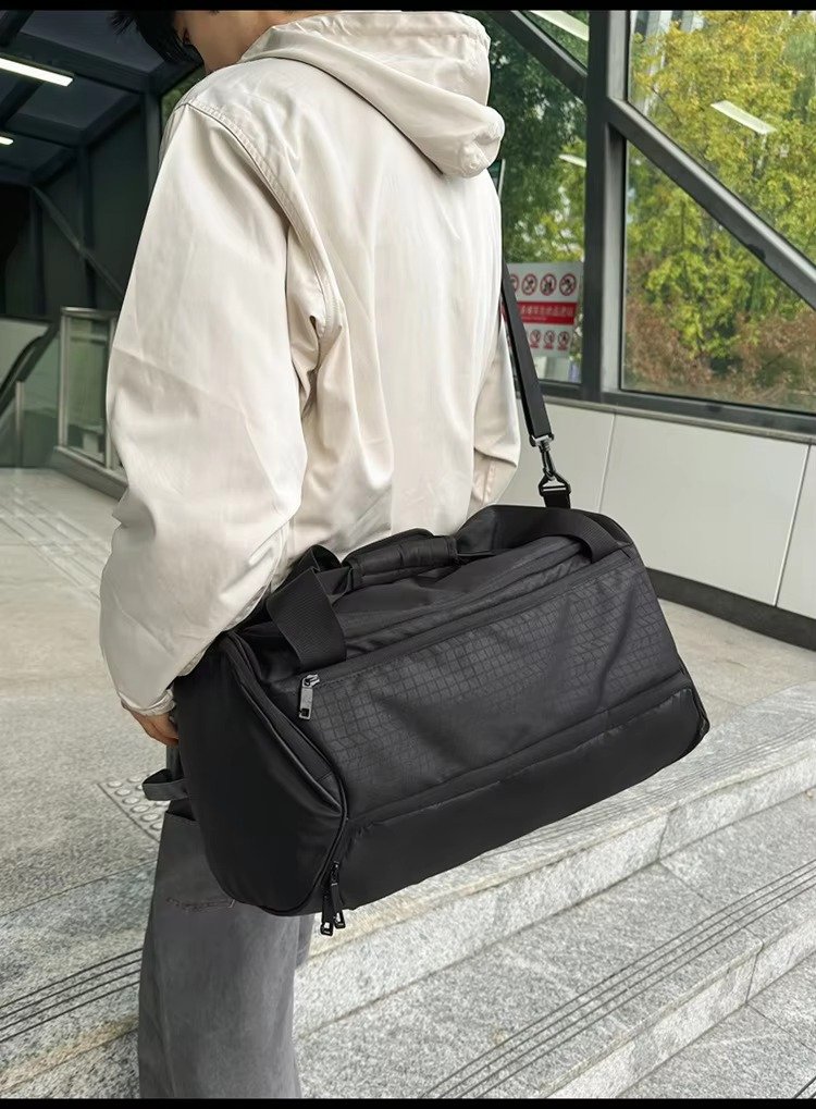 Waterproof Sports Gym Fitness Yoga Bag Weekend Shoulder Travel Luggage Duffel Bag Handbag with Shoes Compartment detail image