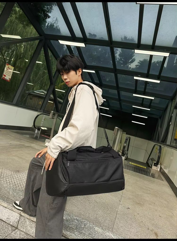 Waterproof Sports Gym Fitness Yoga Bag Weekend Shoulder Travel Luggage Duffel Bag Handbag with Shoes Compartment detail image